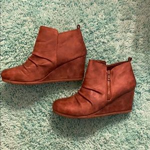 Brown leather wedges